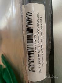 Struttura nera letto con materasso