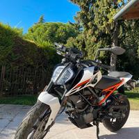 KTM duke 125