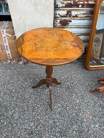 Tavolino in Legno Intarsiato