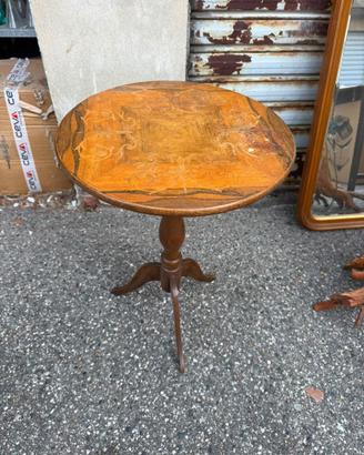 Tavolino in Legno Intarsiato