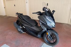 Honda forza 125