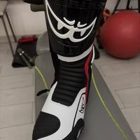 Moto Casco e stivali NUOVI BERIK