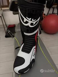 Moto Casco e stivali NUOVI BERIK