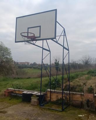 Basket professionale compreso di traliccio