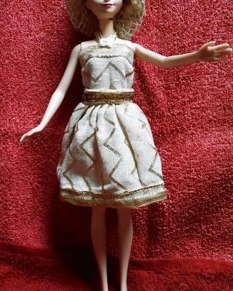 Vestito Barbie fatto a mano colore beige e oro