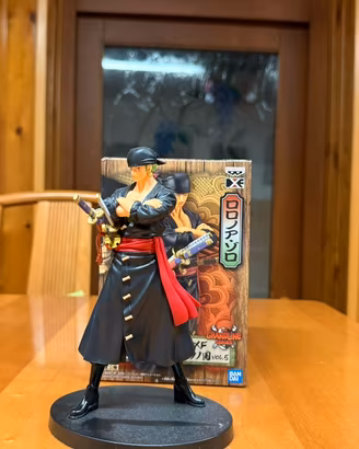 Action figure di Zoro One Piece