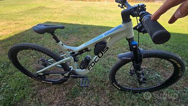 MTB muscolare come nuova