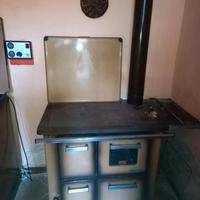 Stufa/Caldaia a legna per termosifoni