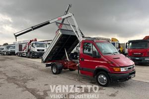 IVECO DAILY 35C11 CON GRU BONFIGLIOLI P2300L 2 SFI