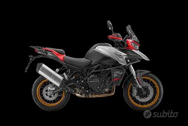 Qj Motor SRT 900 SX CON TRIS DI VALIGIE