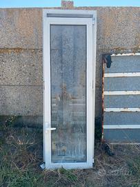 Finestra in alluminio bianca con telaio 56x176 cm