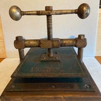 Antico torchio per rilegatura o stampa
