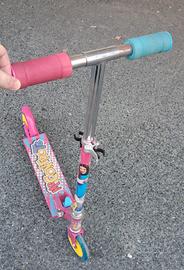 monopattino bimba me contro te 