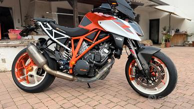 KTM SUPERDUKE 1290 R