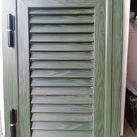 persiana in alluminio marrone e ferro verde