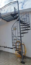 Scala a chiocciola esterna in ferro Ø115 – H 4,30