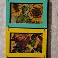 Porta foto colorato, in legno 