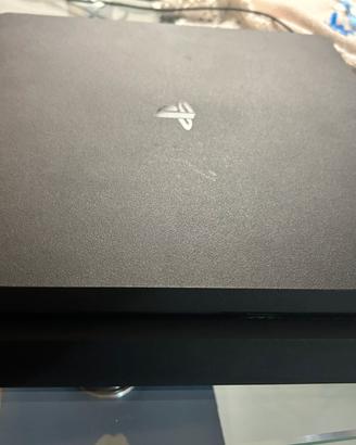 Ps4 slim 1 Tera  + giochi