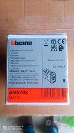BTICINO MATIX AM5702 REGOLATORE DI

LUMINOSITÀ