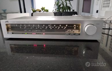 Tuner JVC