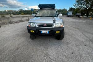 Mitsubishi pajero v60