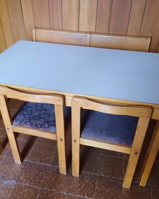 Tavolo con sedie + mobili cucina 