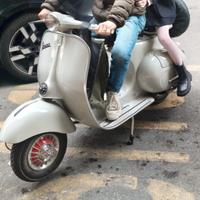 Piaggio Vespa 125 (VNA) - 1958