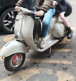 Piaggio Vespa 125 (VNA) - 1958