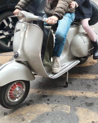 Piaggio Vespa 125 (VNA) - 1958