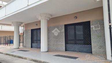 NEGOZIO A CASAPULLA