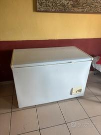 Congelatore 370 litri