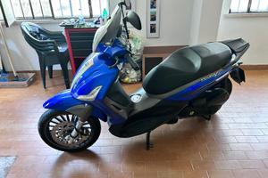 PIAGGIO BEVERLY 300 ABS/ASR CON ACCESORI!