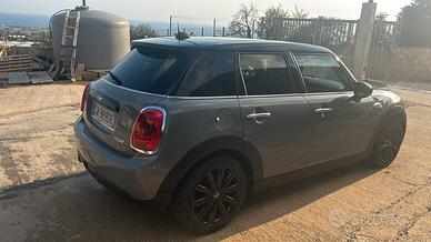 Mini Cooper F55