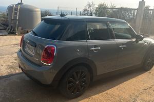 Mini Cooper F55