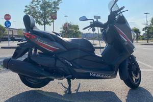 Yamaha X-Max 400 ABS