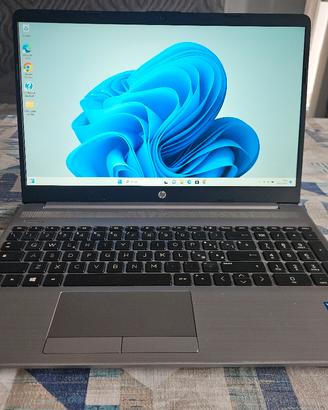 HP 250 G8. i5 11 GENERAZIONE OFFICE OMAGGIO!