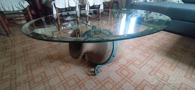 Tavolino in vetro con anfora