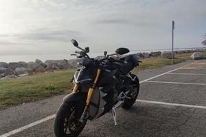 Ducati Streetfighter v4 s 