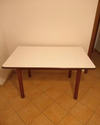 Tavolo rettangolare 
