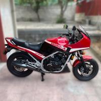 Honda VF 1000 F - 1984