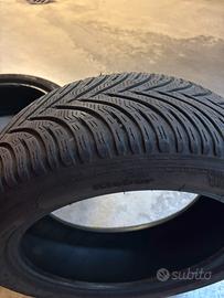 Treno di gomme invernali 205/55 R17 95V