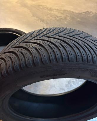 Treno di gomme invernali 205/55 R17 95V