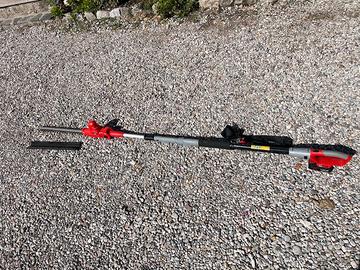 Tagliasiepi telescopico a batteria