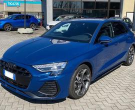 AUDI A3 TDI S tronic S line Identity Black Resty