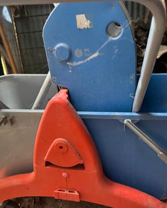 Carrello per la pulizia con mop