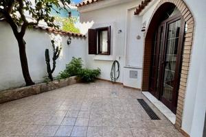 Casa indipendente con cortile