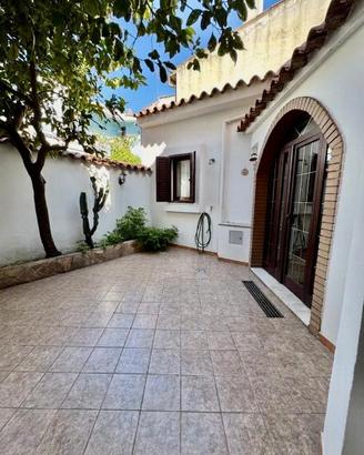 Casa indipendente con cortile