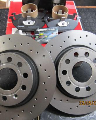 GOLF V DISCHI FORATI E PASTIGLIE  FRENO BREMBO