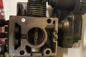 Monoinniettore corpo farfallato fiat Uno