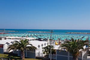 Agosto-Fano.mare e storiaLa Basilica di Vitruvio